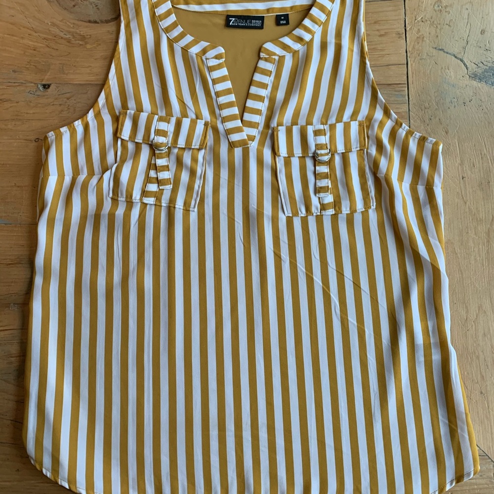 New York & Co. Mustard strip tank | Size M